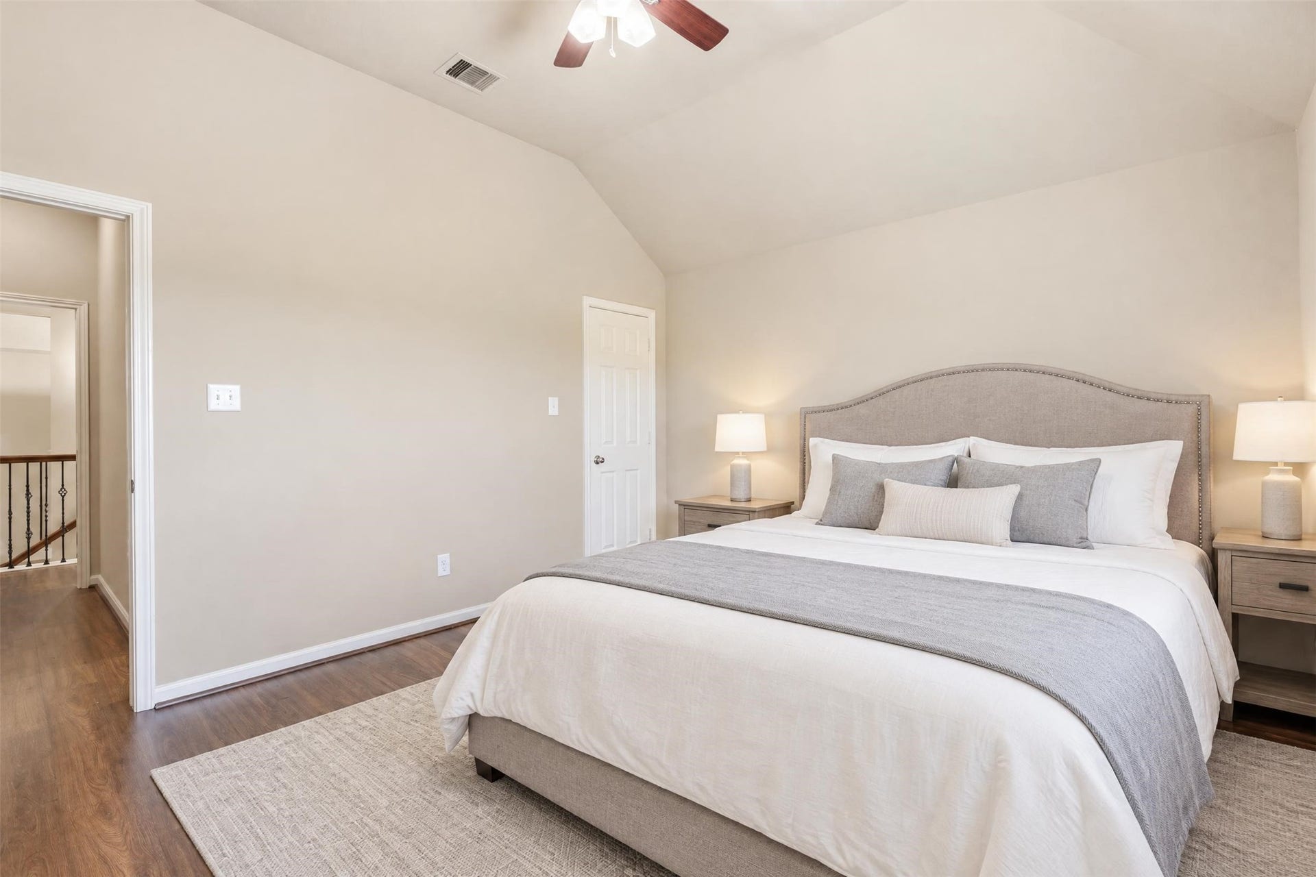 5106 Autumn Rose Lane, Sugar Land, TX 77479 Virtually staged. Another angle of the second bedroom showing its open floor space and closet.