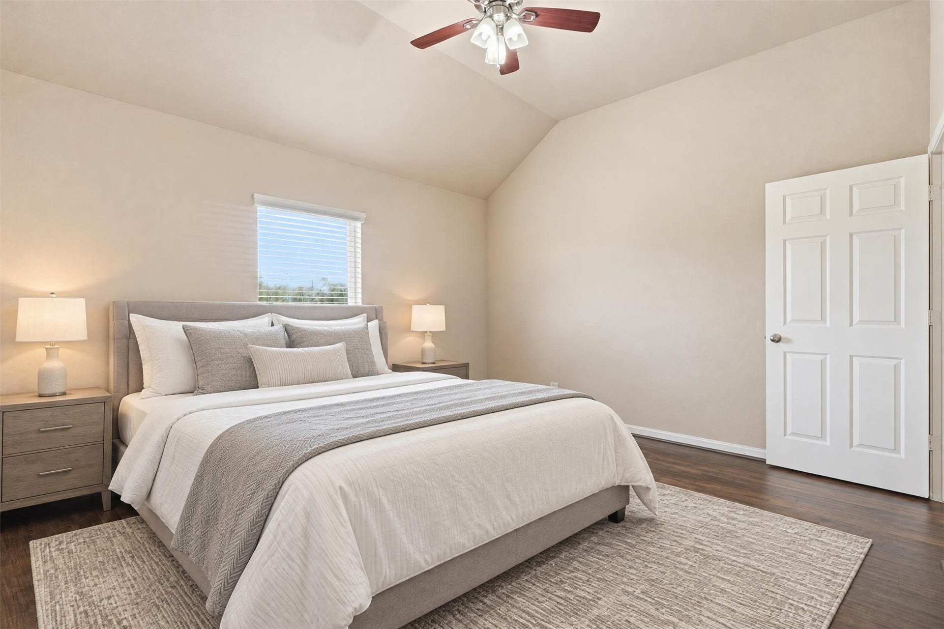 5106 Autumn Rose Lane, Sugar Land, TX 77479 Virtually staged. Bright, comfortable and quiet, this bedroom works well for guests, family members or a home office.