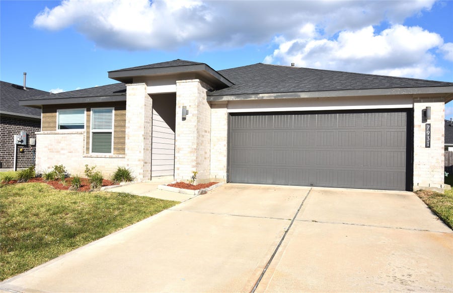 Property photo for 7931 Brumbly Lane, Rosharon, TX