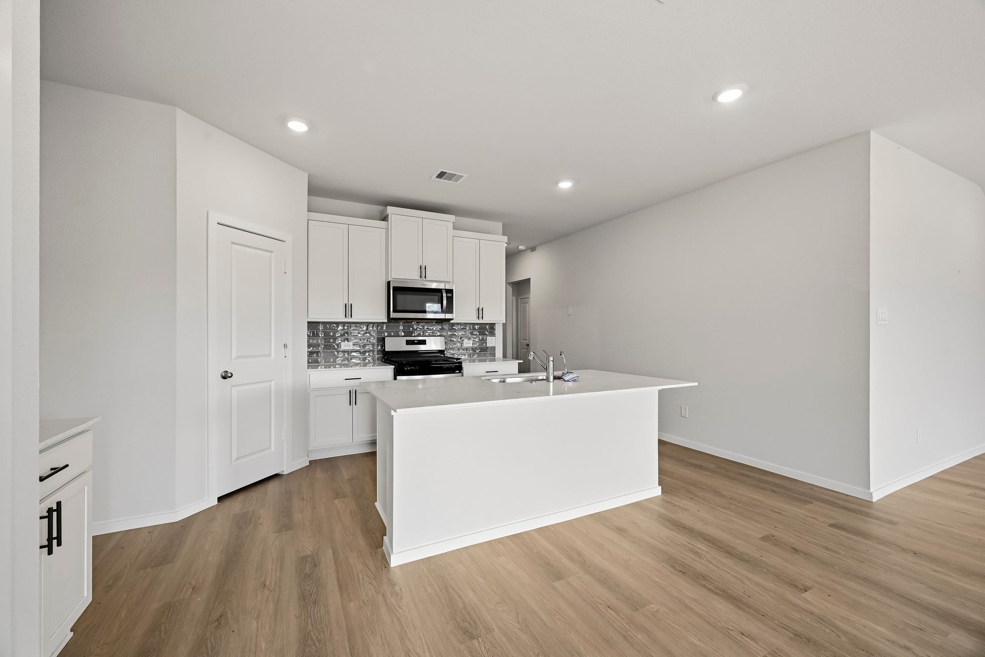 16543 Pinecone Grove Street, Magnolia, TX 77355
