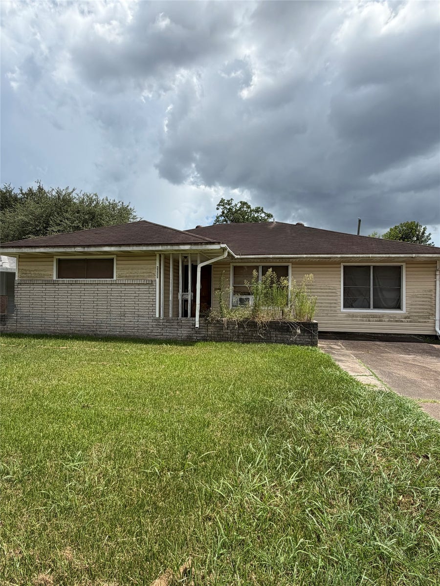 Property photo for 3306 Cedarcrest Drive, Pasadena, TX