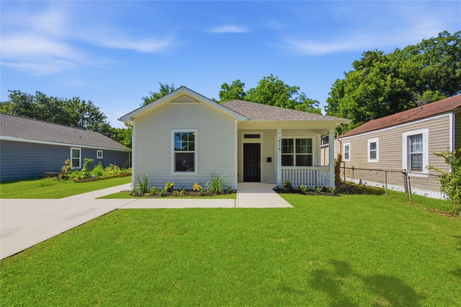 Property photo for 424 5th Avenue N, Texas City, TX