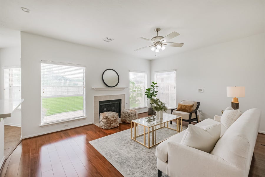Property photo for 139 High Meadows Drive, Sugar Land, TX