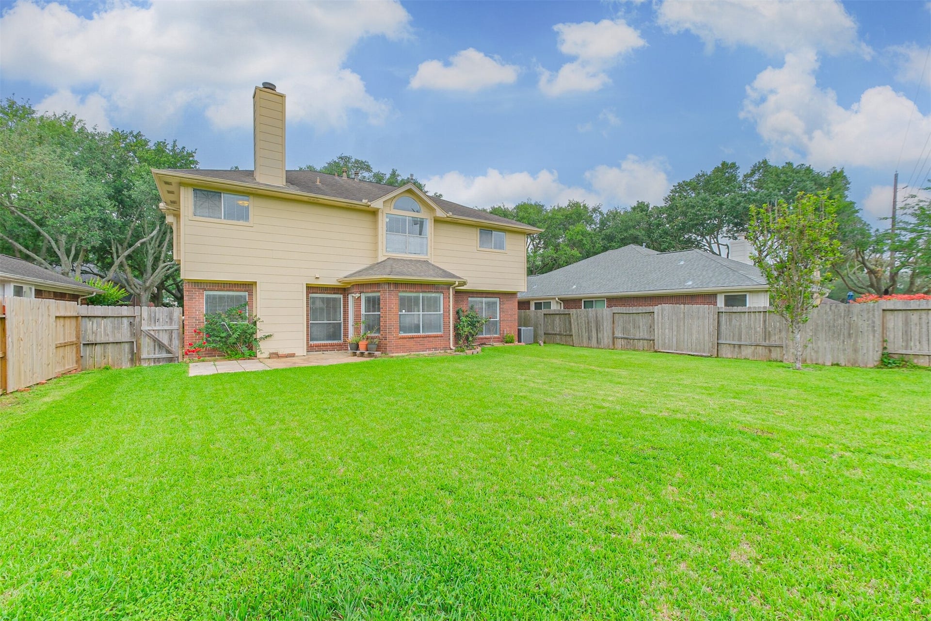 139 High Meadows Drive, Sugar Land, TX 77479