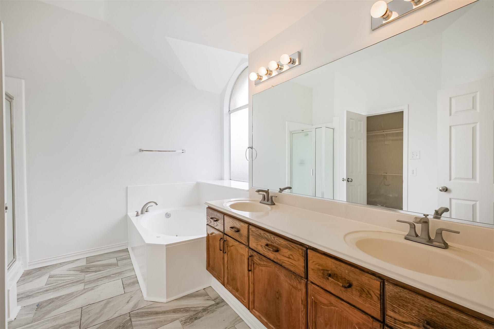 139 High Meadows Drive, Sugar Land, TX 77479