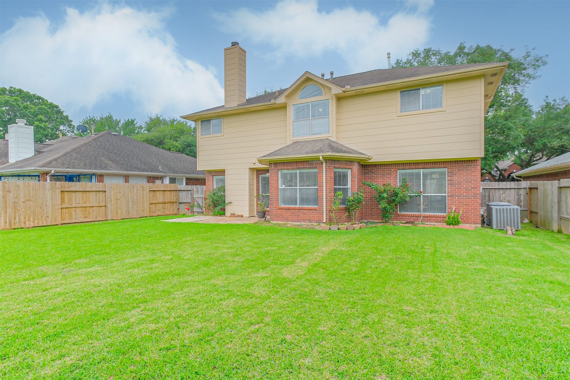 139 High Meadows Drive, Sugar Land, TX 77479