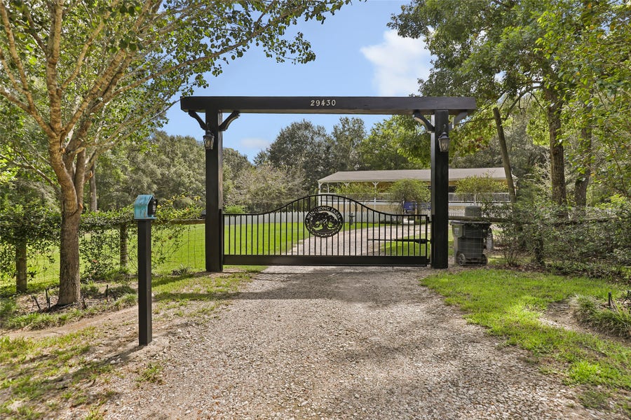 Property photo for 29430 E Irvin Road, Huffman, TX