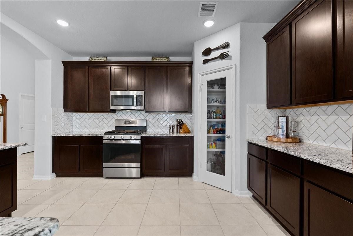 4907 Autumn Hills Trail, Pearland, TX 77584 4907 Autumn Hills Trail, Pearland, TX 77584