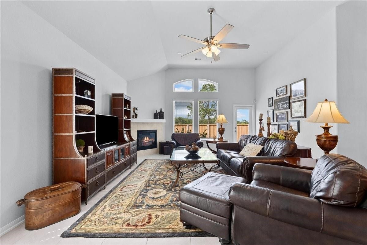 4907 Autumn Hills Trail, Pearland, TX 77584 4907 Autumn Hills Trail, Pearland, TX 77584