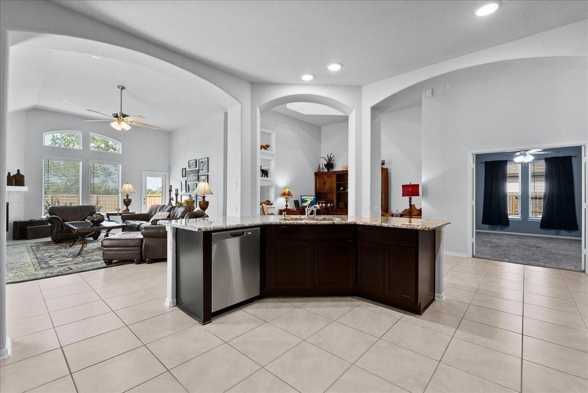 4907 Autumn Hills Trail, Pearland, TX 77584 4907 Autumn Hills Trail, Pearland, TX 77584