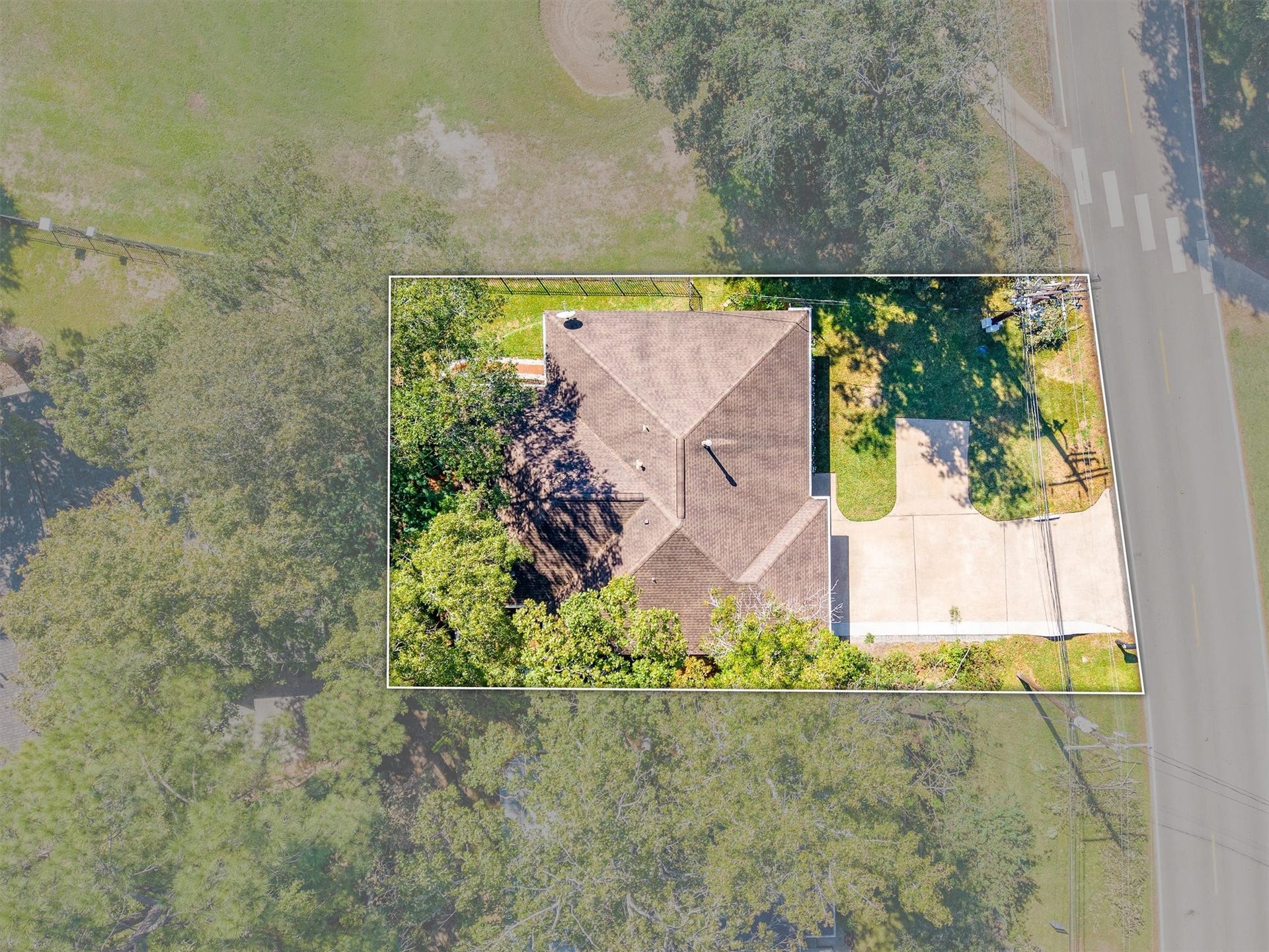 149 Thunderbird Drive, Conroe, TX 77304 Here in Panorama Village, the clubhouse, pool, driving range, and parks are all close by, so a golf cart is about the only vehicle youll need on weekends.