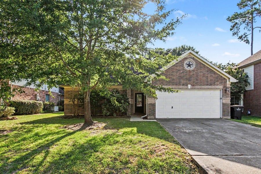 Property photo for 28715 Hidden Cove Drive, Magnolia, TX