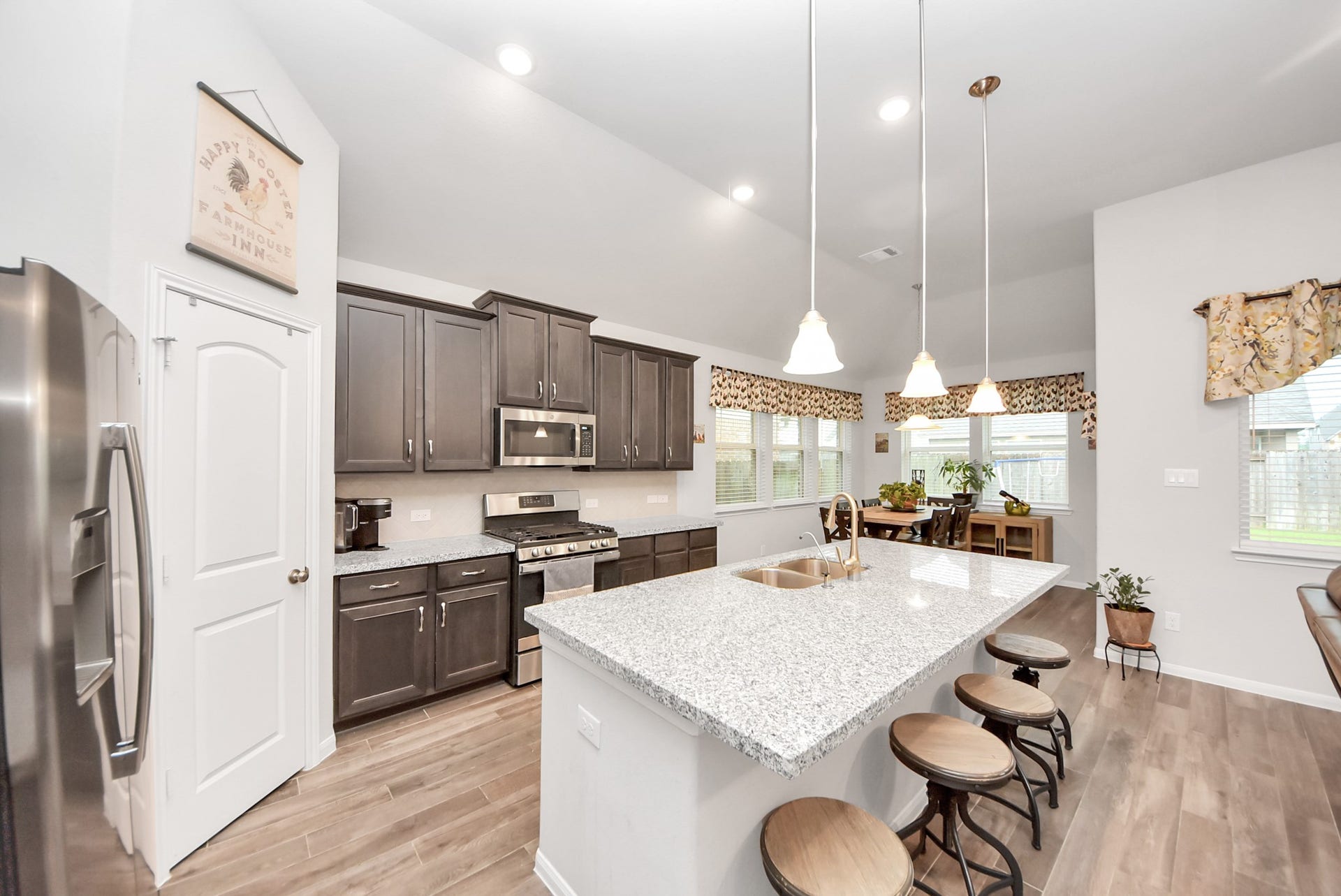 1859 Beau Banks Way, Alvin, TX 77511 1859 Beau Banks Way, Alvin, TX 77511