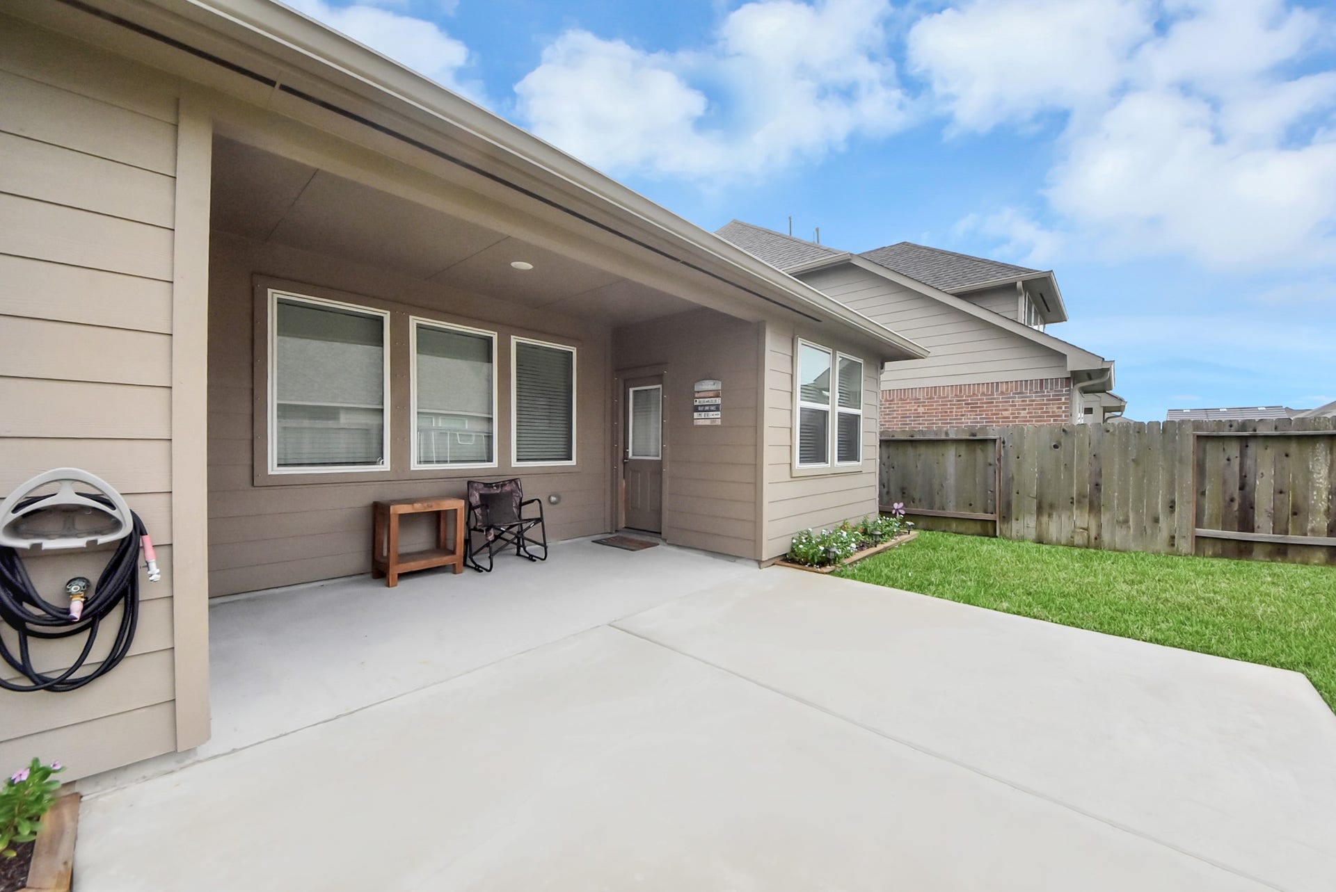 1859 Beau Banks Way, Alvin, TX 77511 1859 Beau Banks Way, Alvin, TX 77511