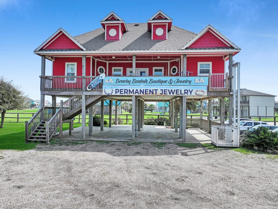 Property photo for 970 Surfside Drive, Crystal Beach, TX