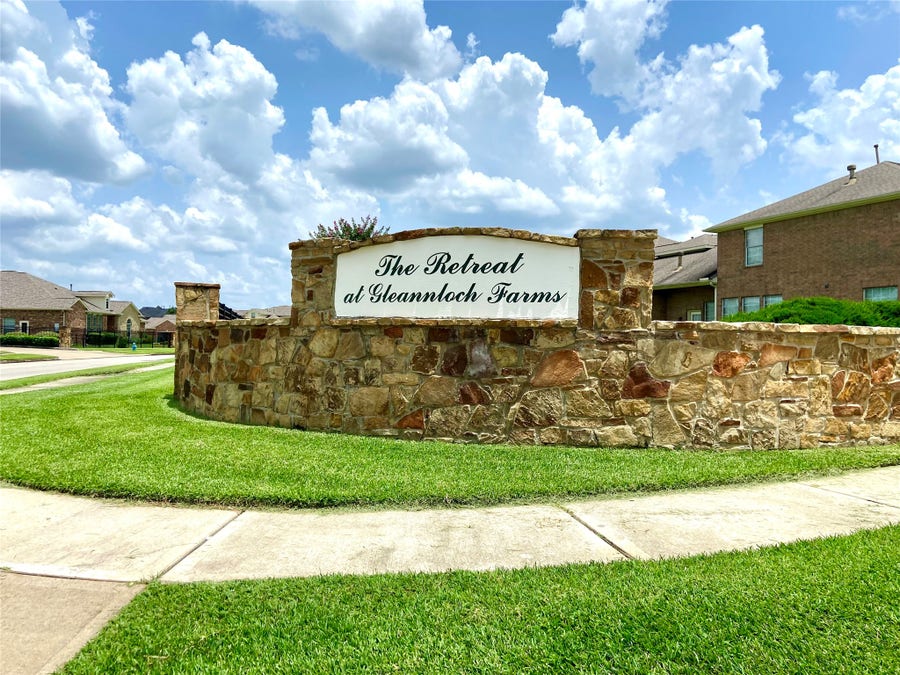 Property photo for 8415 Sunset Loch Drive, Spring, TX