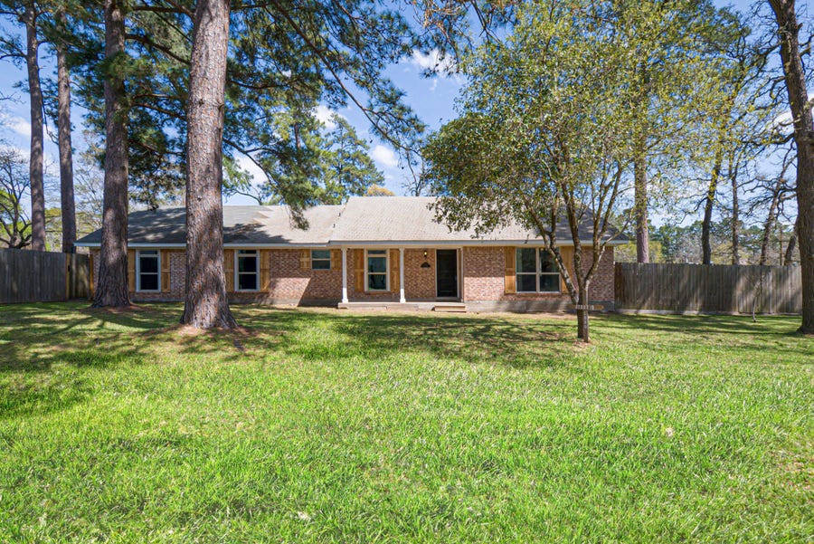 Property photo for 19331 E Lakeshore Drive, Magnolia, TX