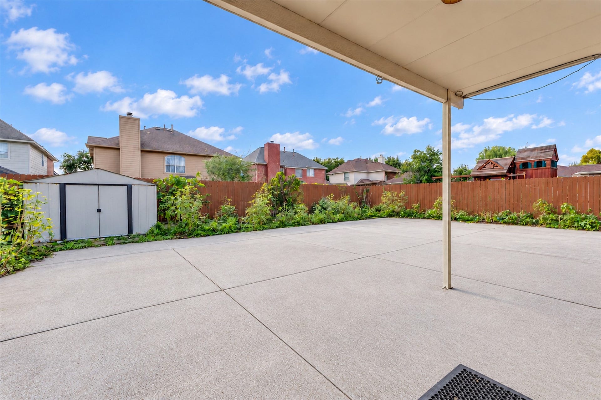 8914 Beawood Drive, Houston, TX 77083 8914 Beawood Drive, Houston, TX 77083