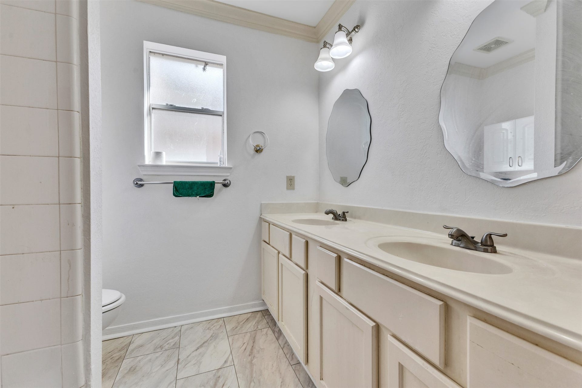 8914 Beawood Drive, Houston, TX 77083 8914 Beawood Drive, Houston, TX 77083