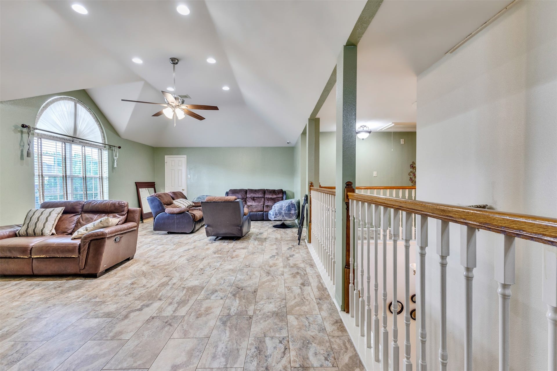 8914 Beawood Drive, Houston, TX 77083 8914 Beawood Drive, Houston, TX 77083