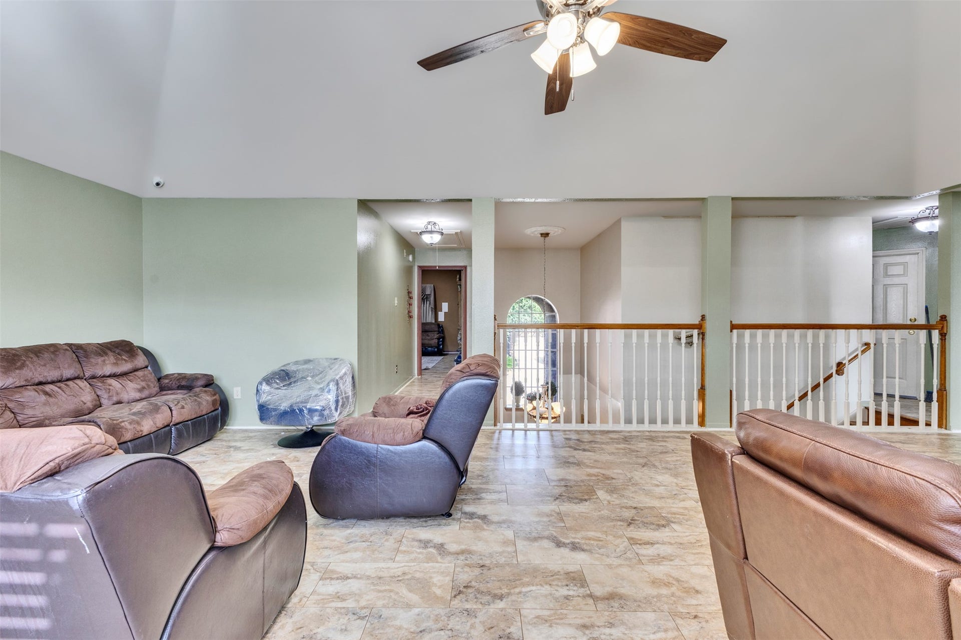 8914 Beawood Drive, Houston, TX 77083 8914 Beawood Drive, Houston, TX 77083