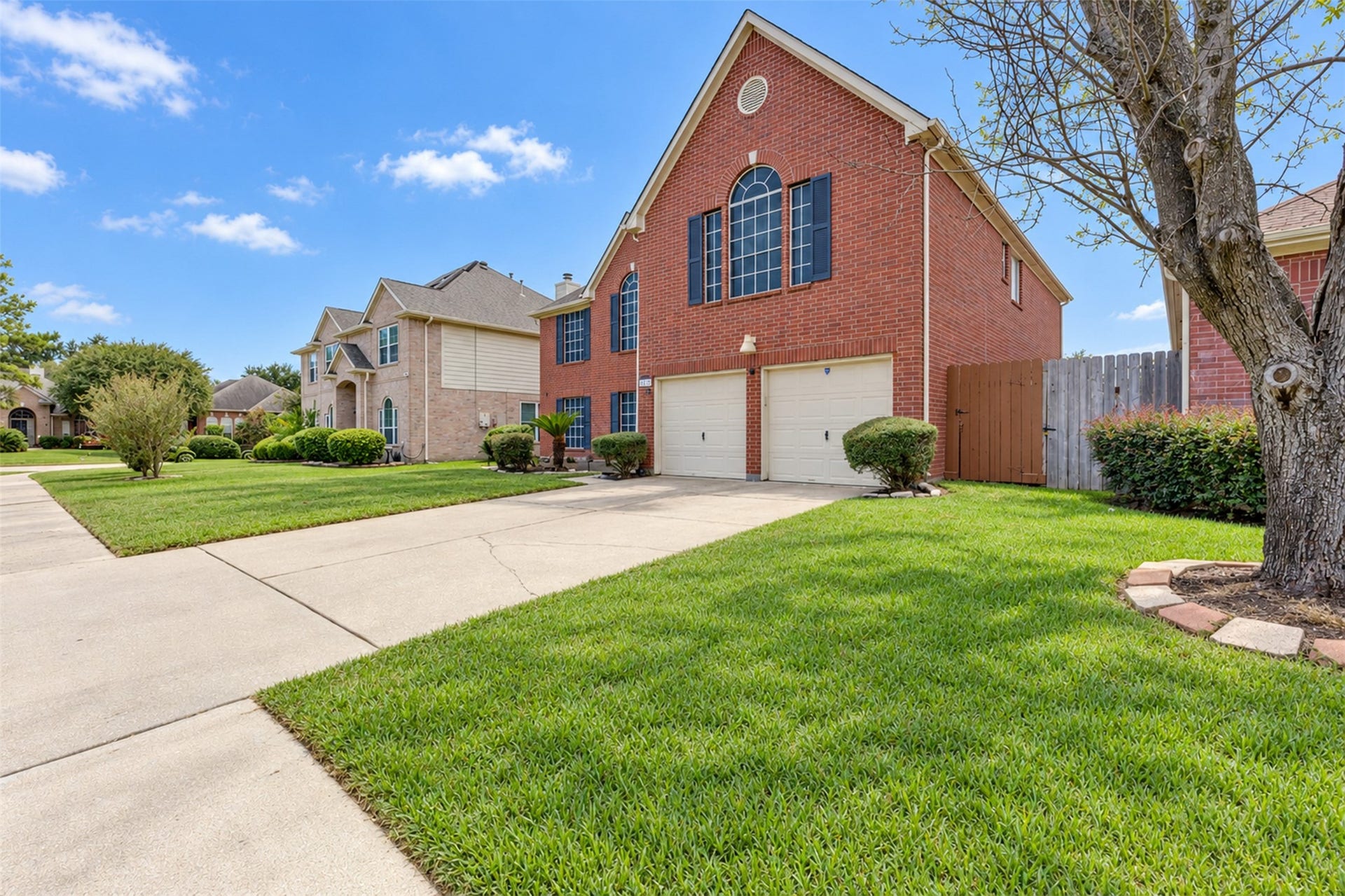8914 Beawood Drive, Houston, TX 77083 8914 Beawood Drive, Houston, TX 77083