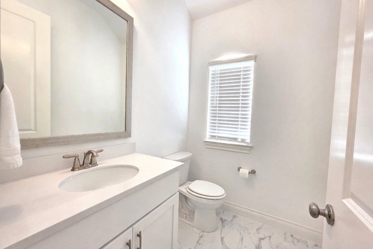 22045 Gateway Arch Drive, Porter, TX 77365 Half Bath
