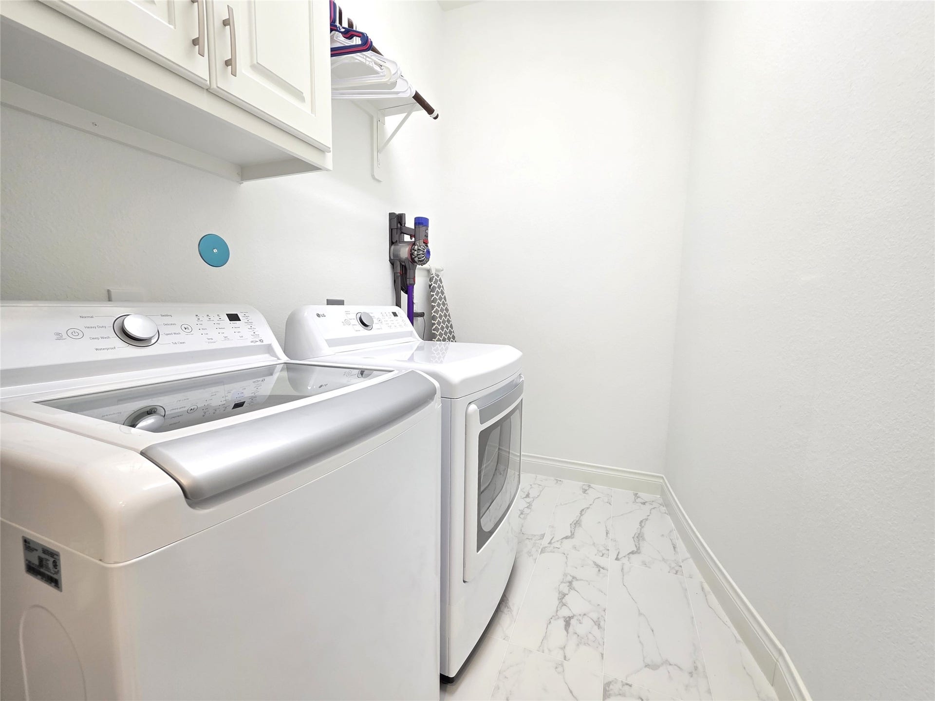 22045 Gateway Arch Drive, Porter, TX 77365 Laundry Room
