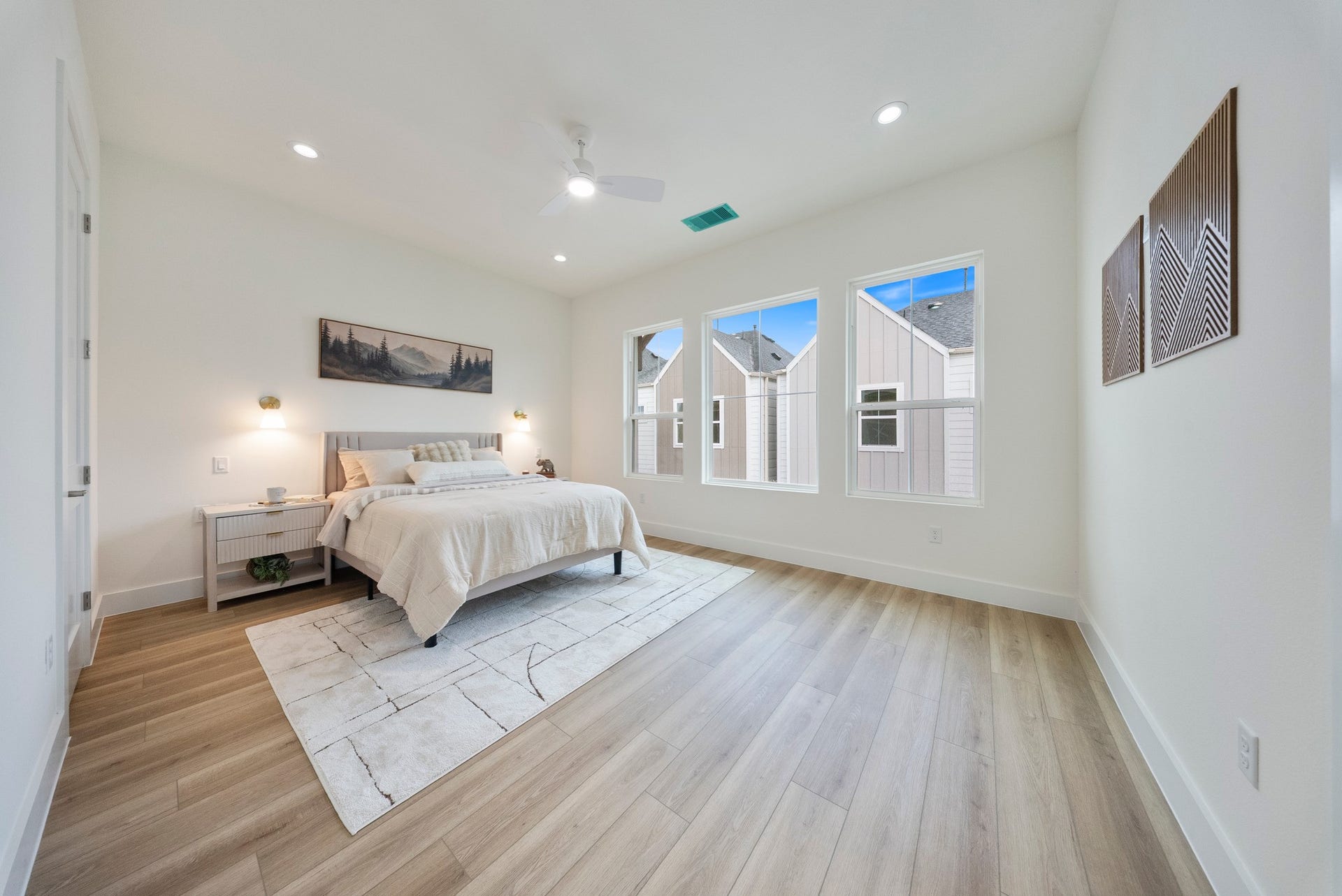 1106 Weiss Street, Houston, TX 77009 Primary bedroom