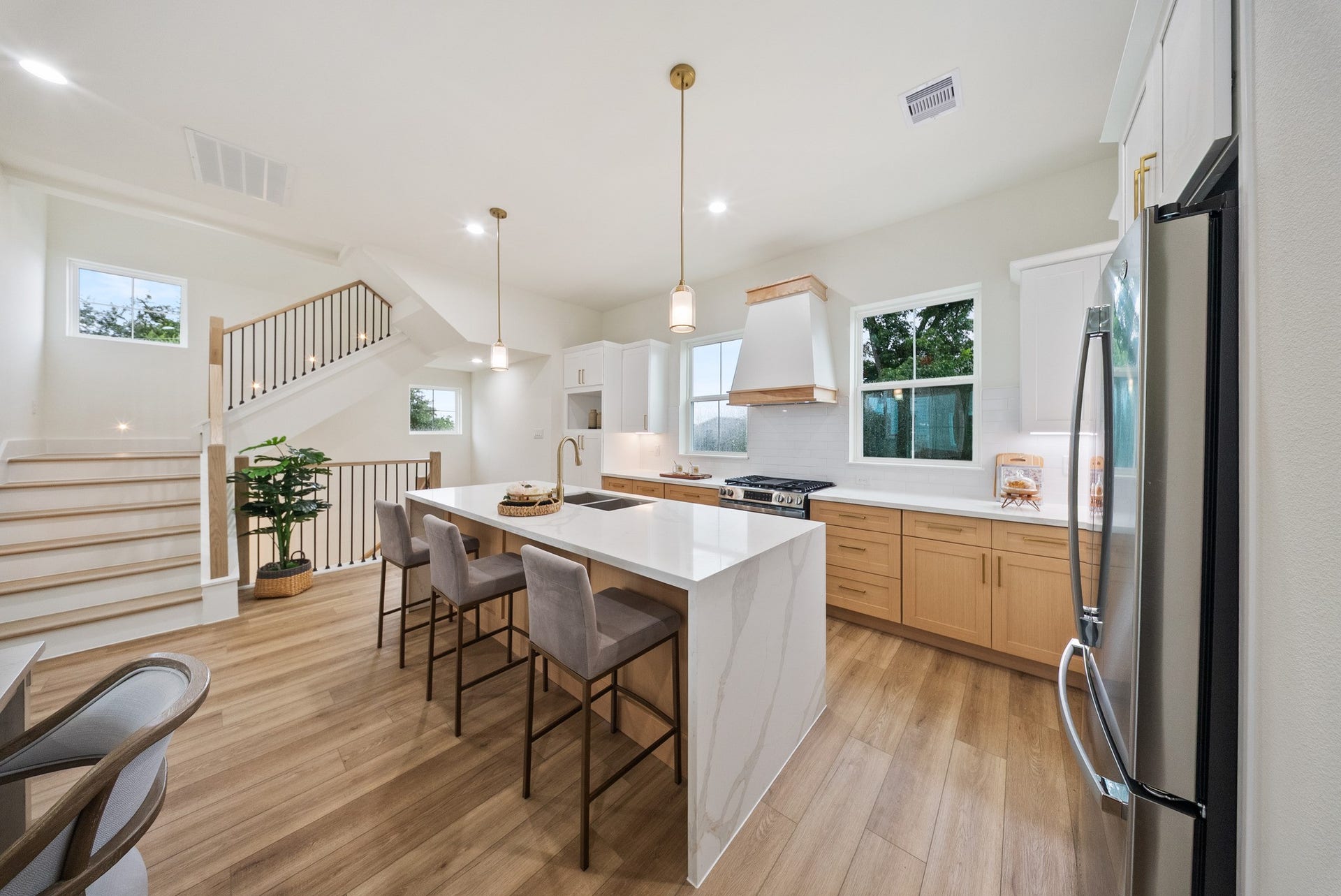 1106 Weiss Street, Houston, TX 77009 1106 Weiss Street, Houston, TX 77009