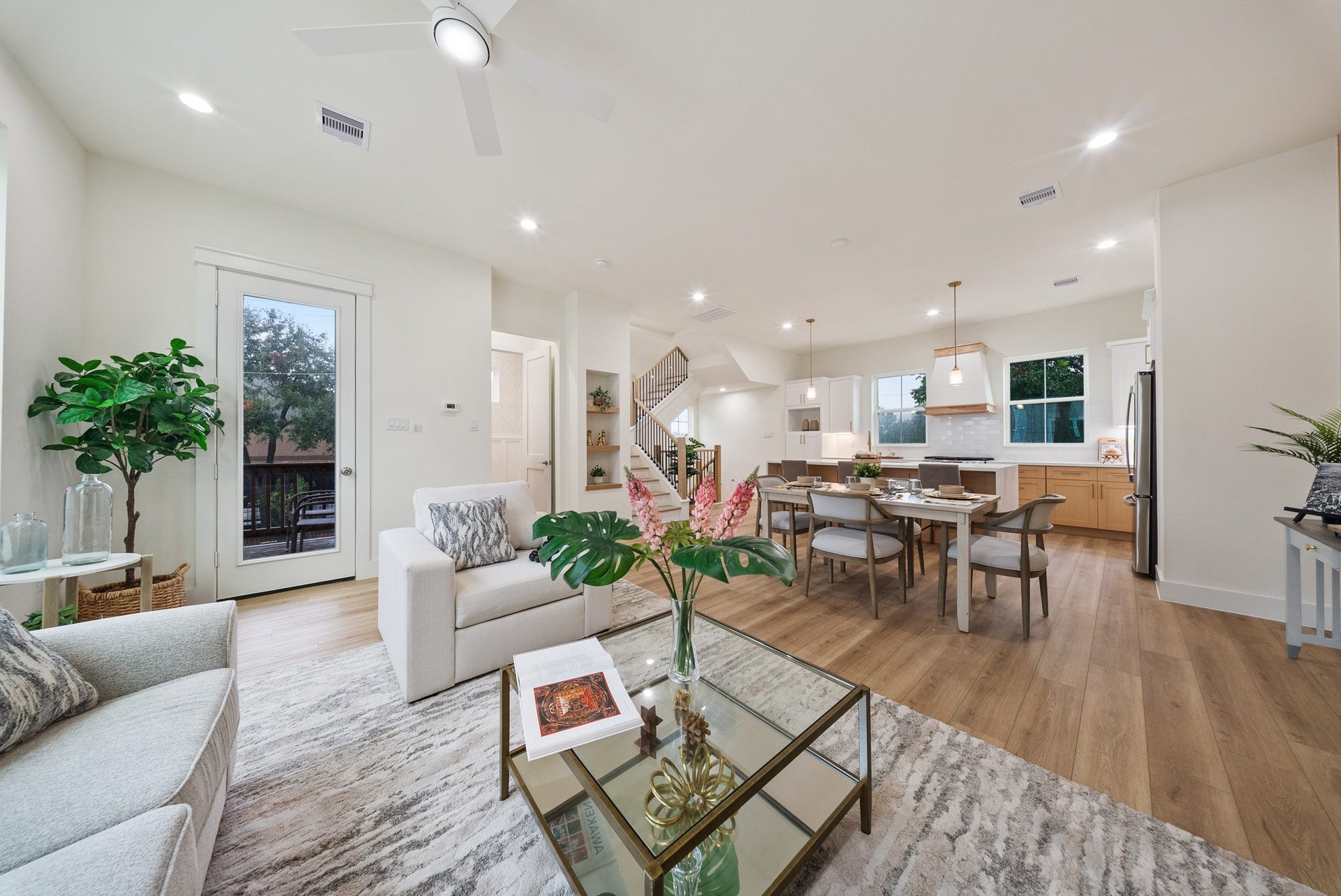 1106 Weiss Street, Houston, TX 77009 1106 Weiss Street, Houston, TX 77009