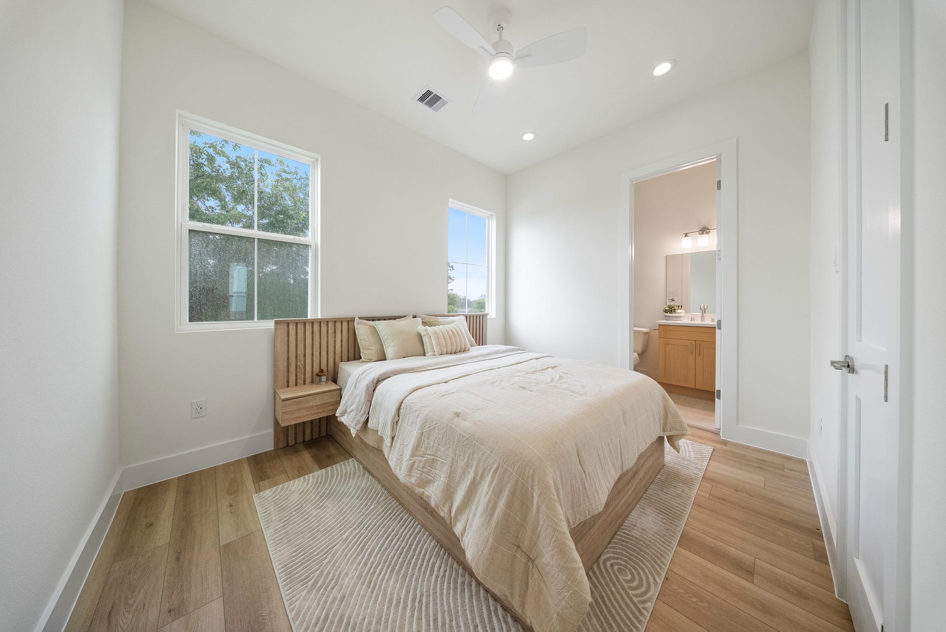 1106 Weiss Street, Houston, TX 77009 Secondary bedroom lcoated in third story