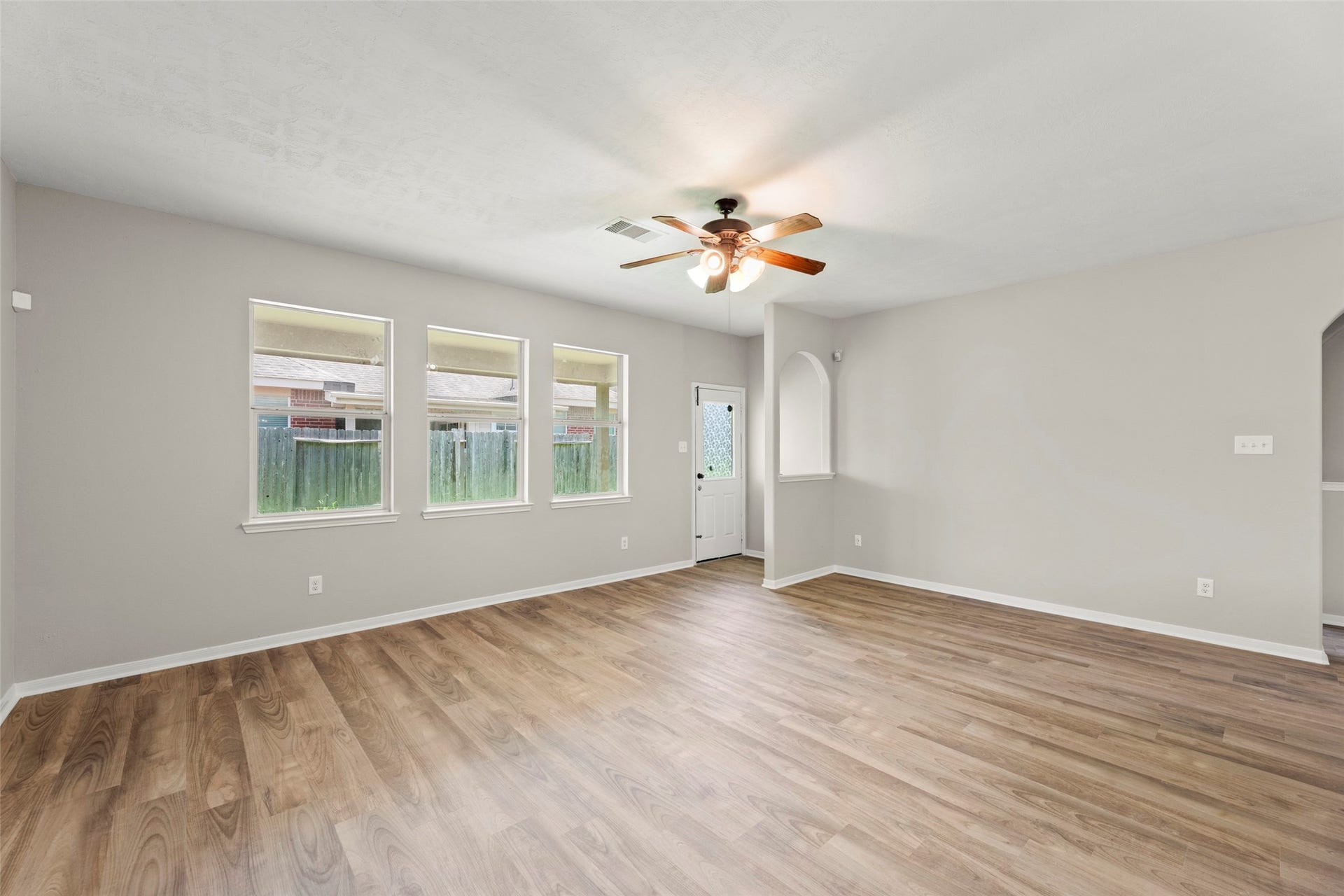 8911 Willow Wind Lane, Houston, TX 77083 8911 Willow Wind Lane, Houston, TX 77083