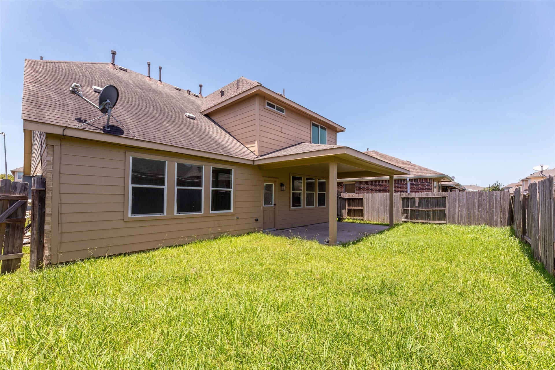 8911 Willow Wind Lane, Houston, TX 77083 8911 Willow Wind Lane, Houston, TX 77083