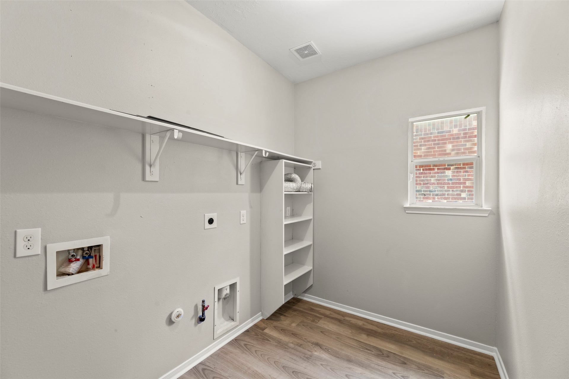 8911 Willow Wind Lane, Houston, TX 77083 8911 Willow Wind Lane, Houston, TX 77083