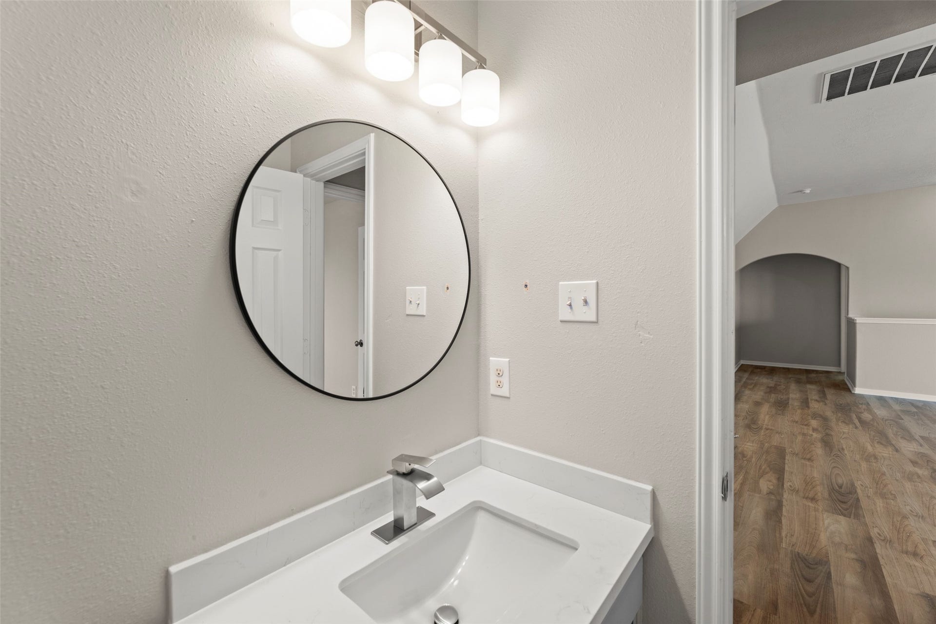 8911 Willow Wind Lane, Houston, TX 77083 8911 Willow Wind Lane, Houston, TX 77083