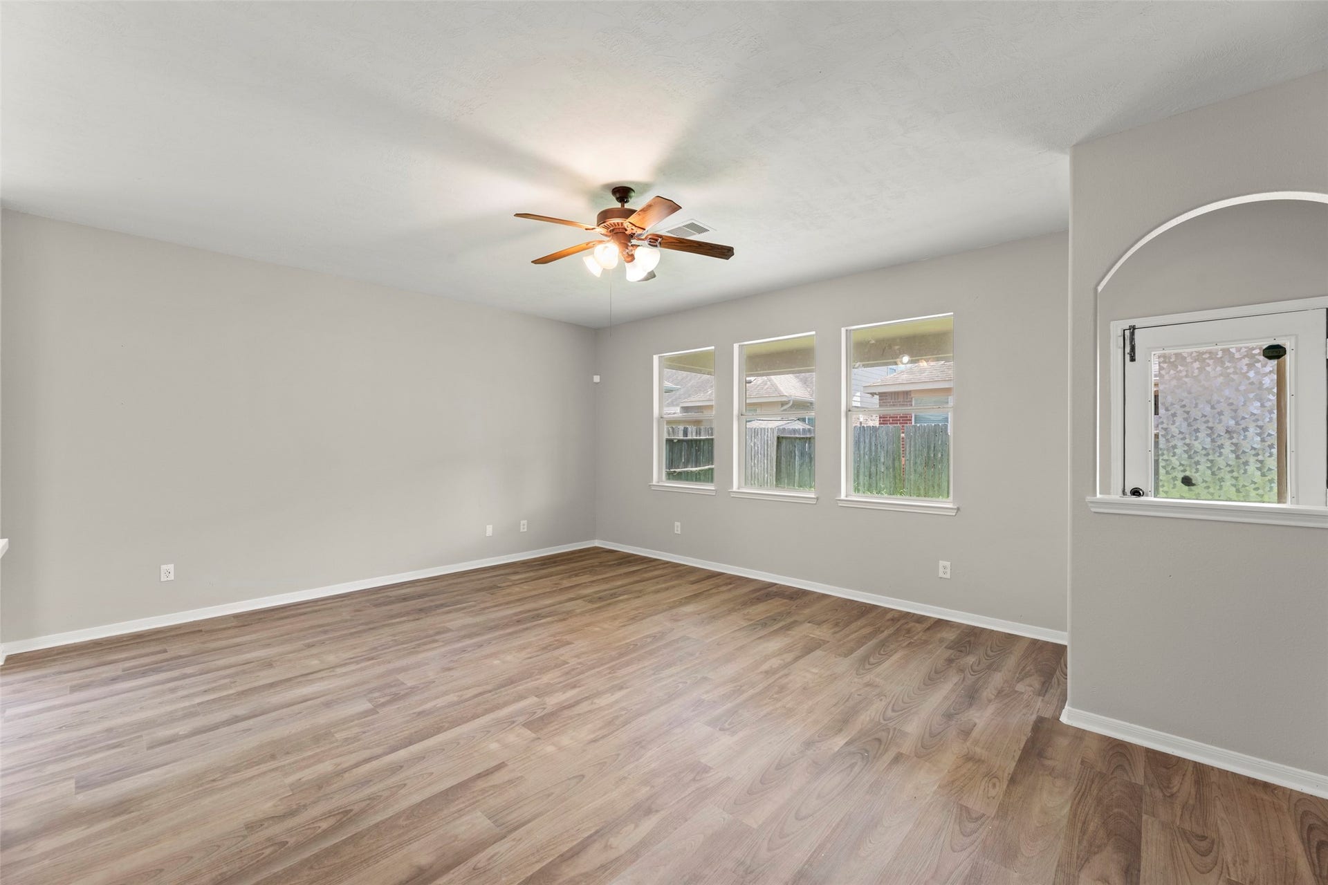8911 Willow Wind Lane, Houston, TX 77083 8911 Willow Wind Lane, Houston, TX 77083
