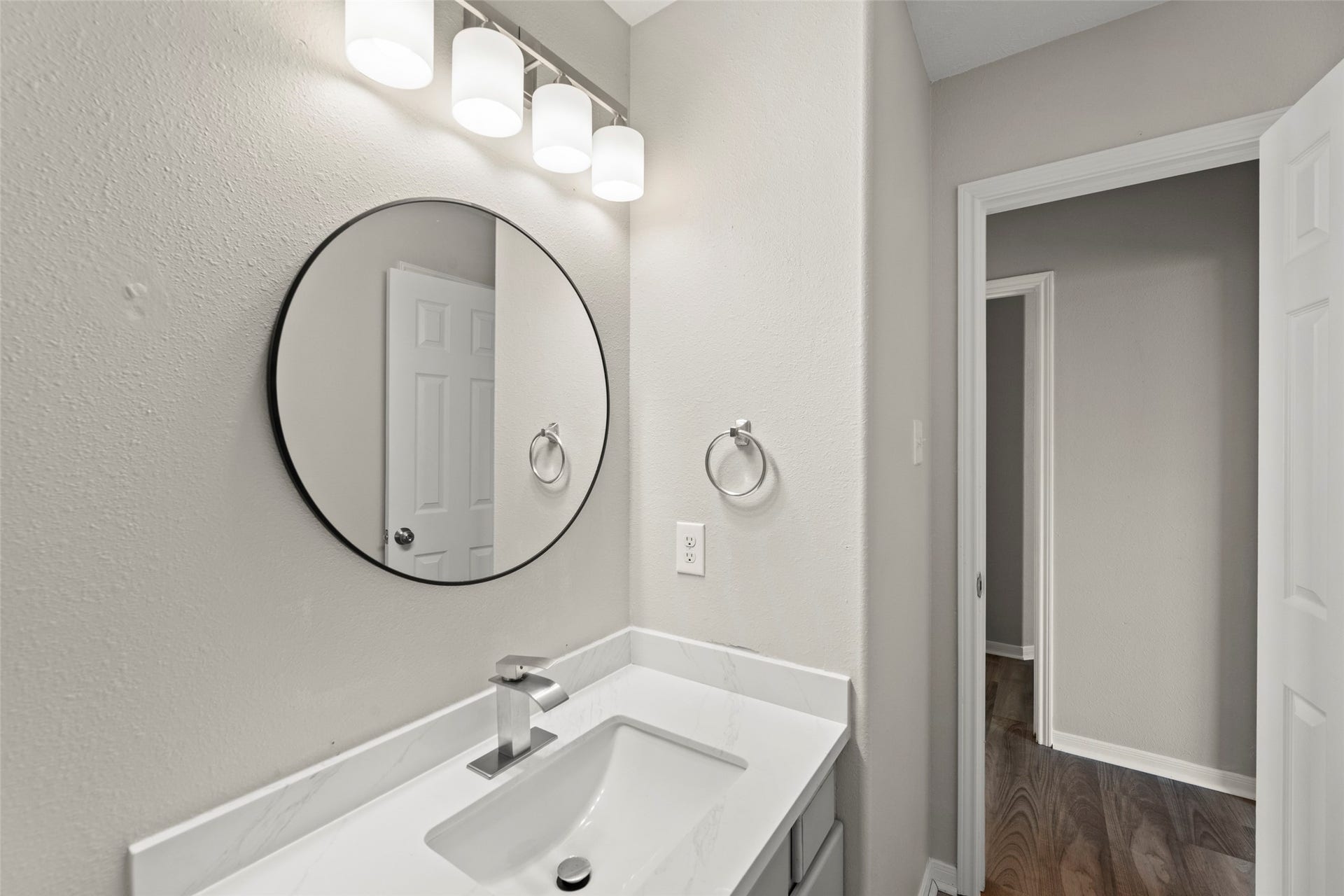 8911 Willow Wind Lane, Houston, TX 77083 8911 Willow Wind Lane, Houston, TX 77083
