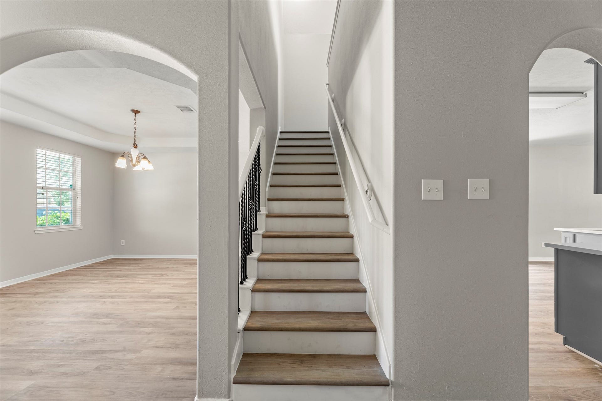 8911 Willow Wind Lane, Houston, TX 77083 8911 Willow Wind Lane, Houston, TX 77083