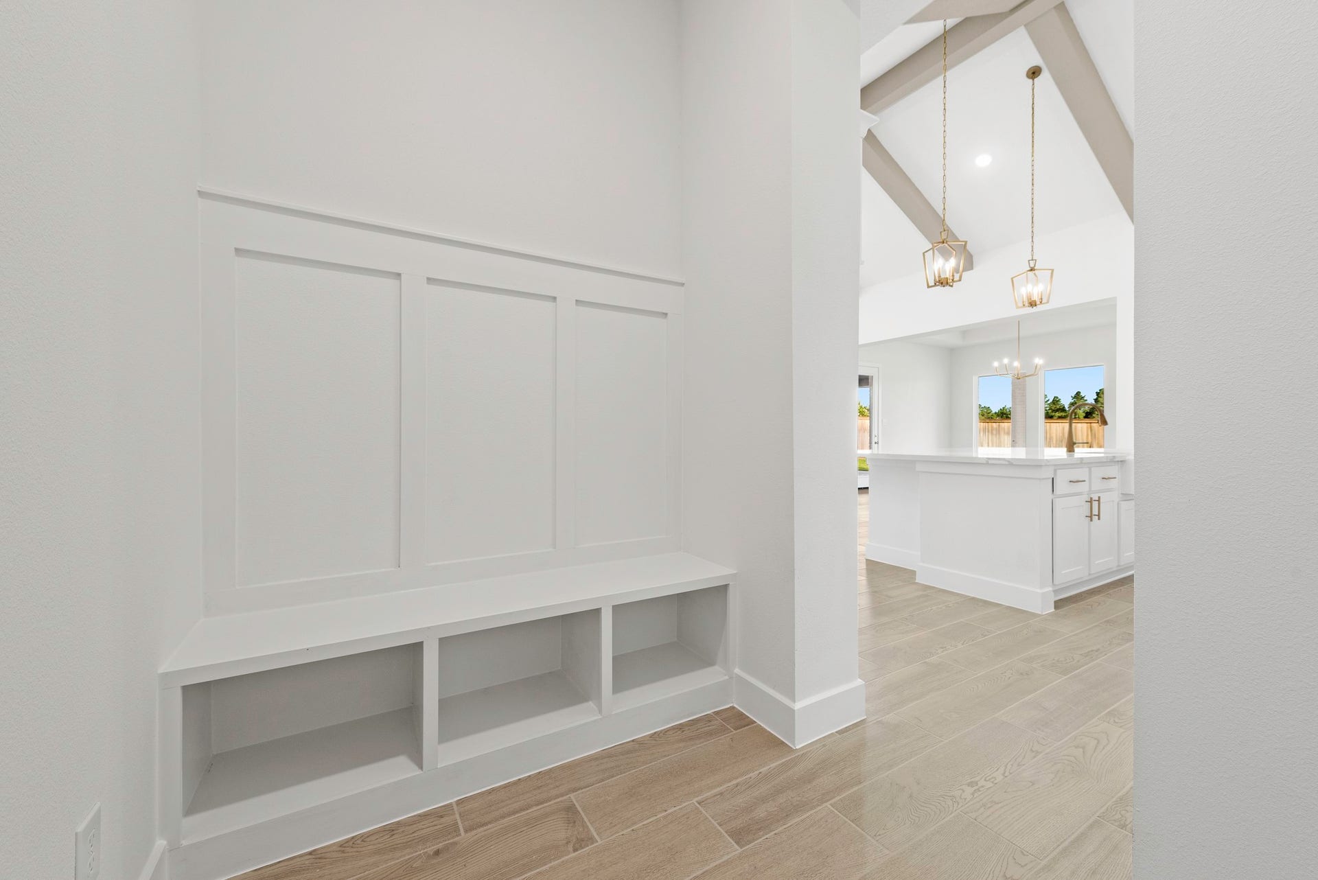 189 Arrow Wood Forest Court, Willis, TX 77318 Representative image; features, selections and colors may vary.