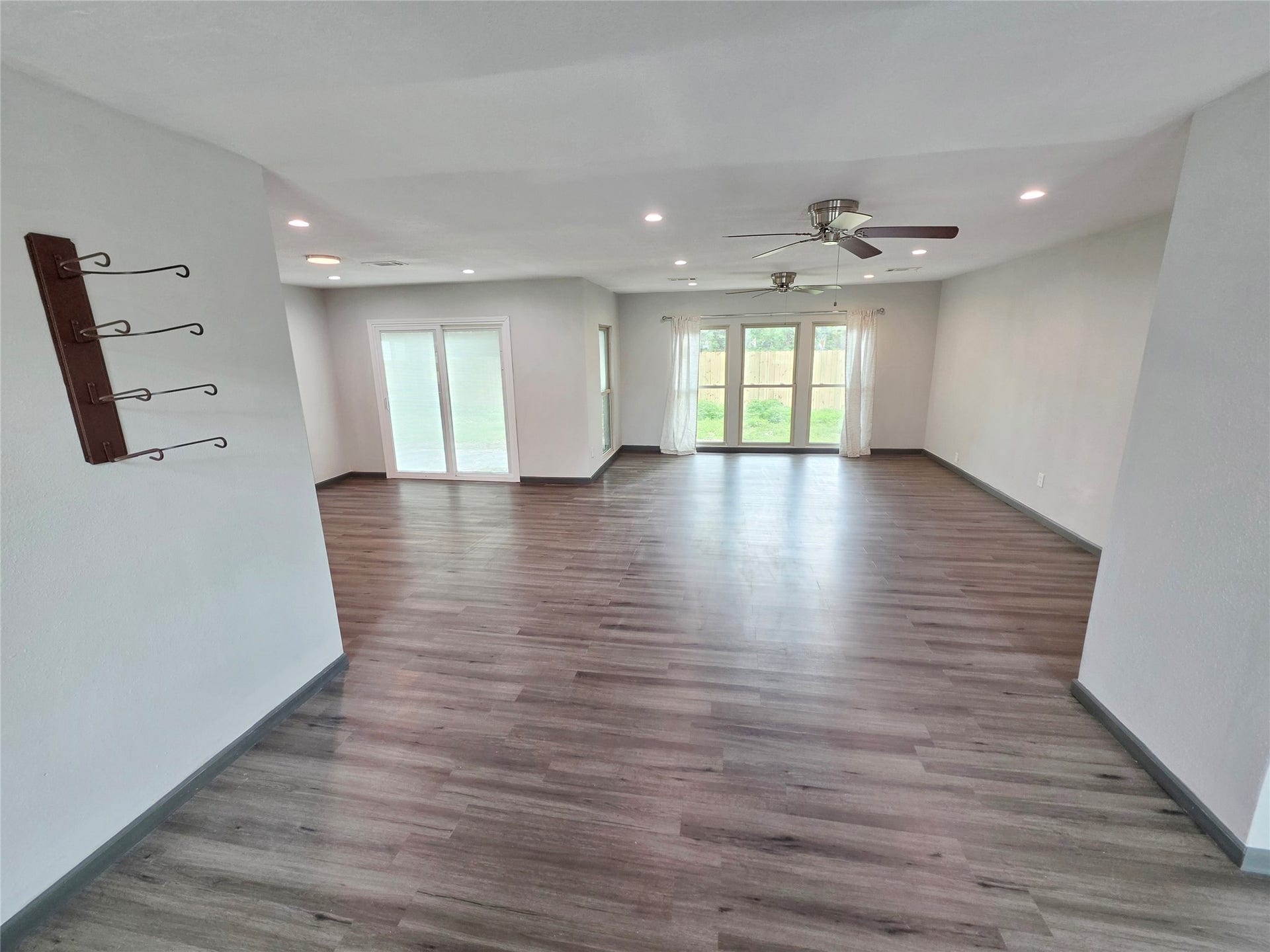 910 Royal Oak Drive, Dickinson, TX 77539 910 Royal Oak Drive, Dickinson, TX 77539