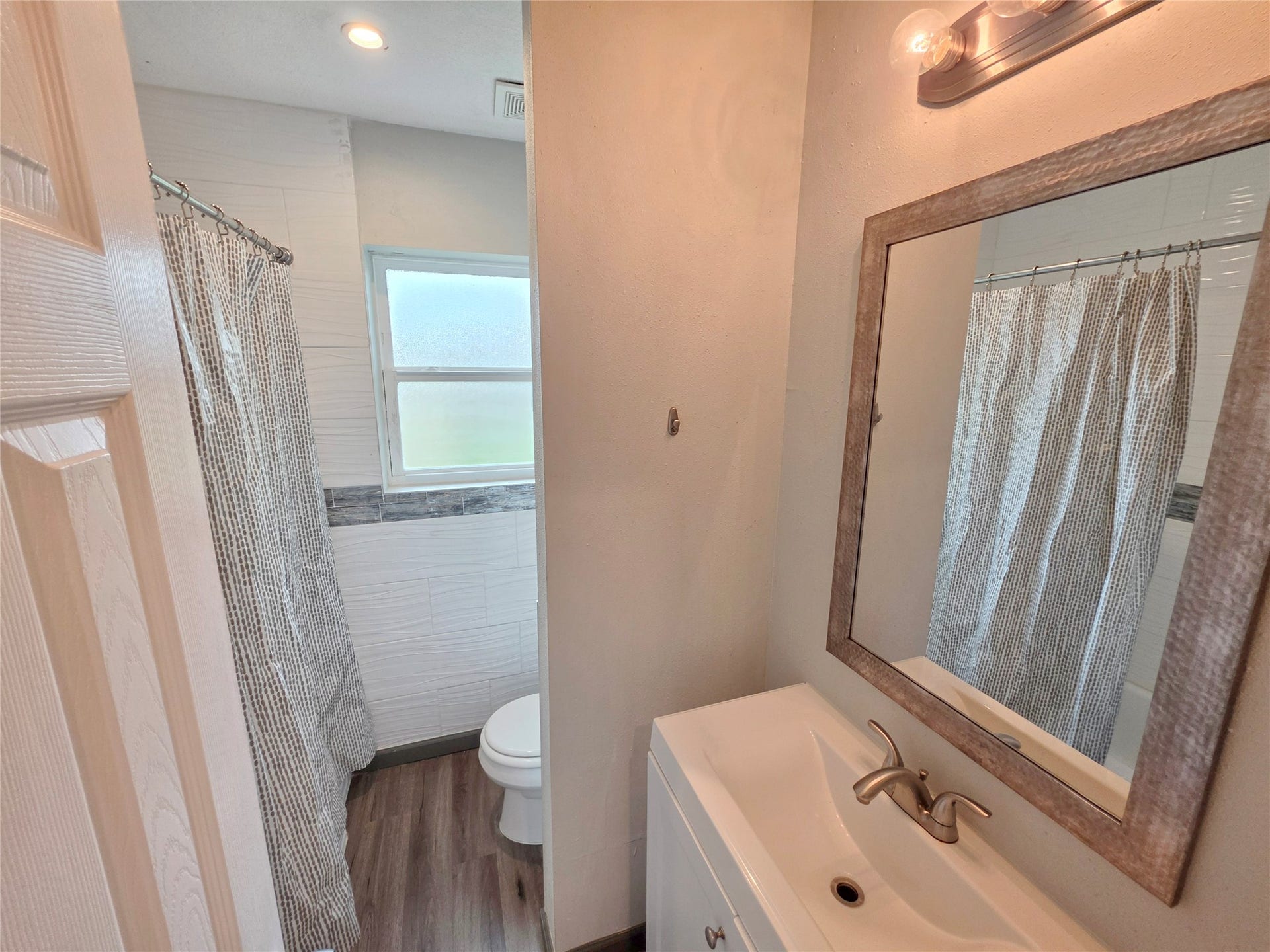 910 Royal Oak Drive, Dickinson, TX 77539 910 Royal Oak Drive, Dickinson, TX 77539