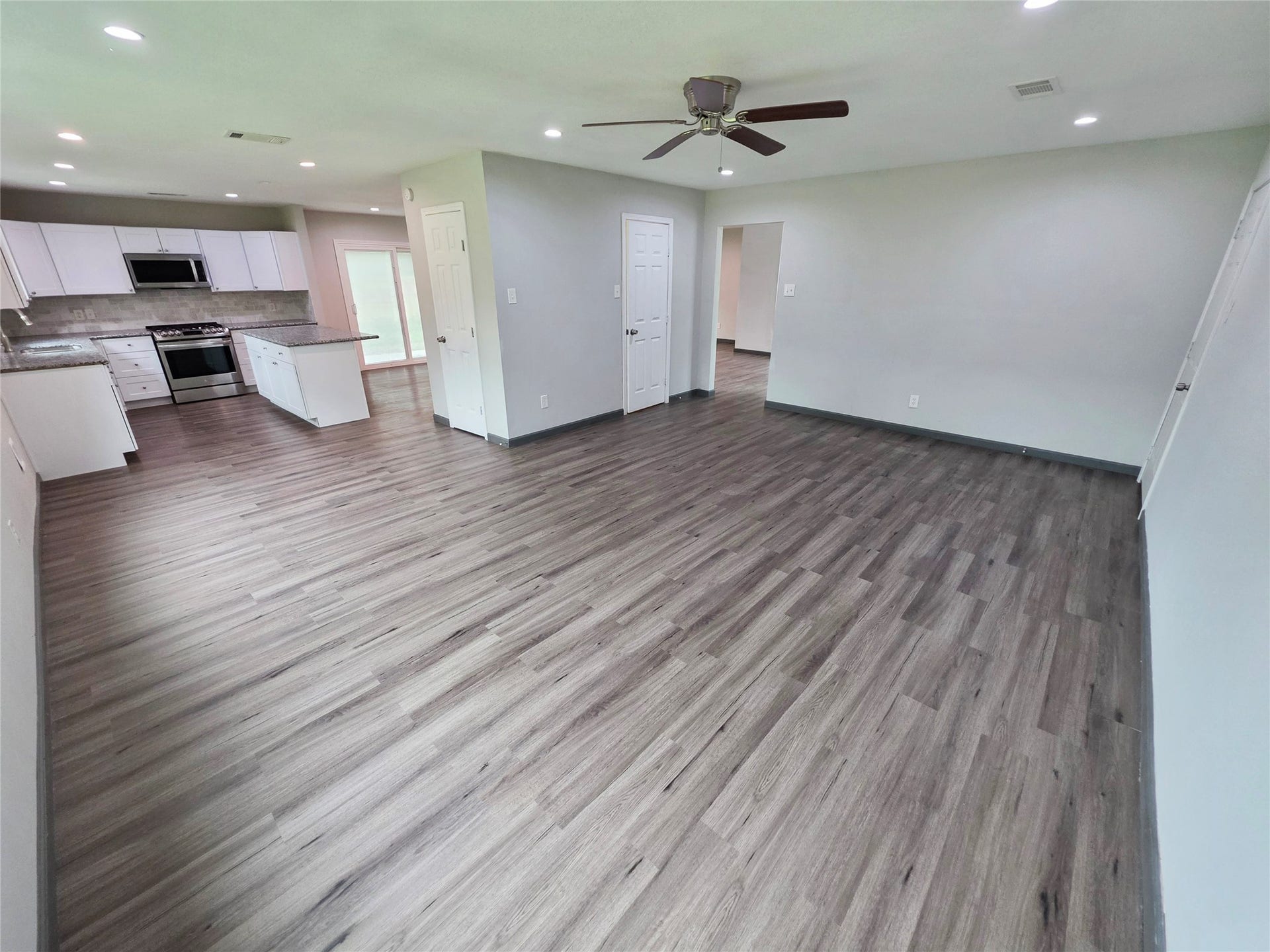 910 Royal Oak Drive, Dickinson, TX 77539 910 Royal Oak Drive, Dickinson, TX 77539