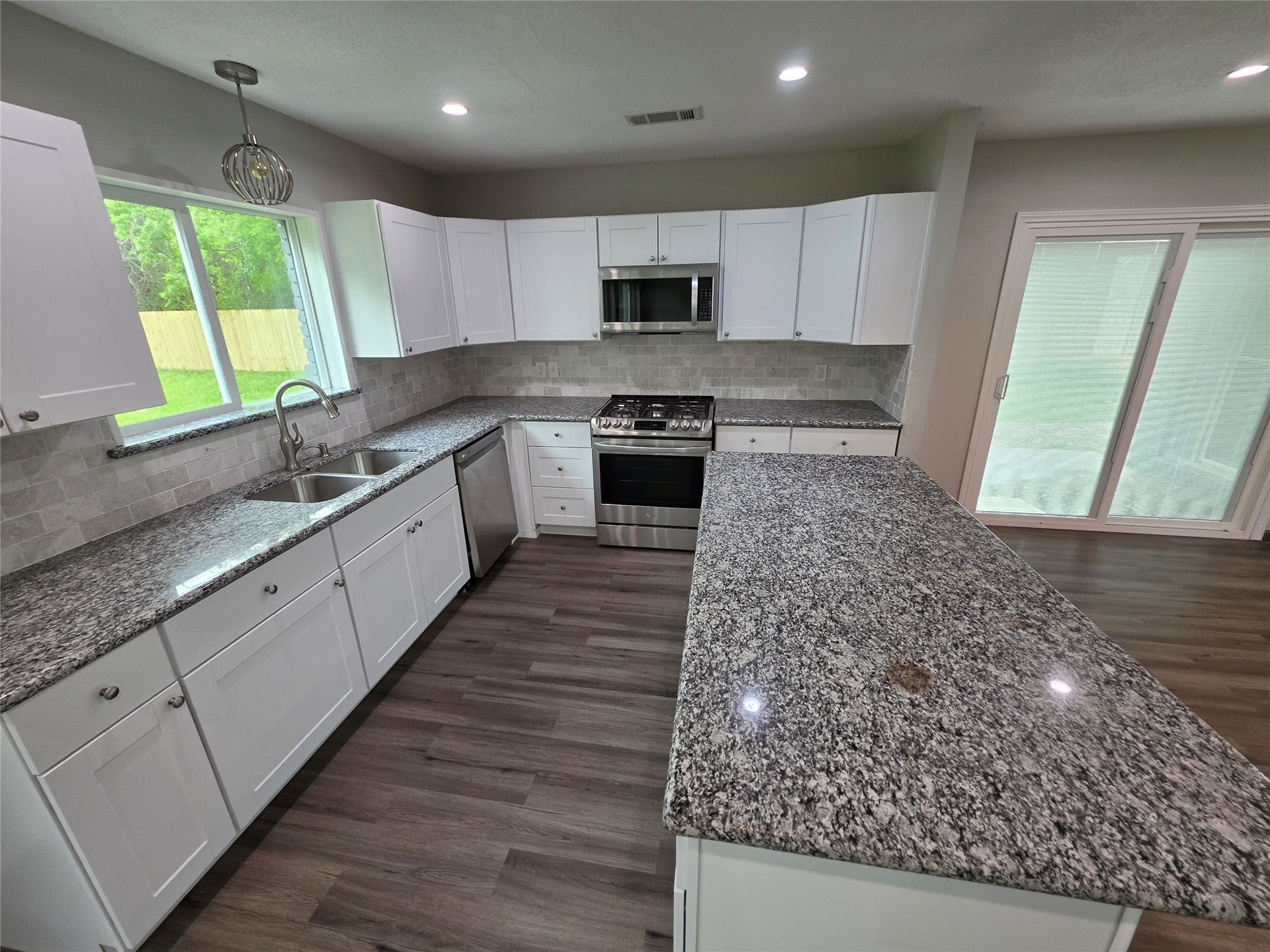 910 Royal Oak Drive, Dickinson, TX 77539 910 Royal Oak Drive, Dickinson, TX 77539