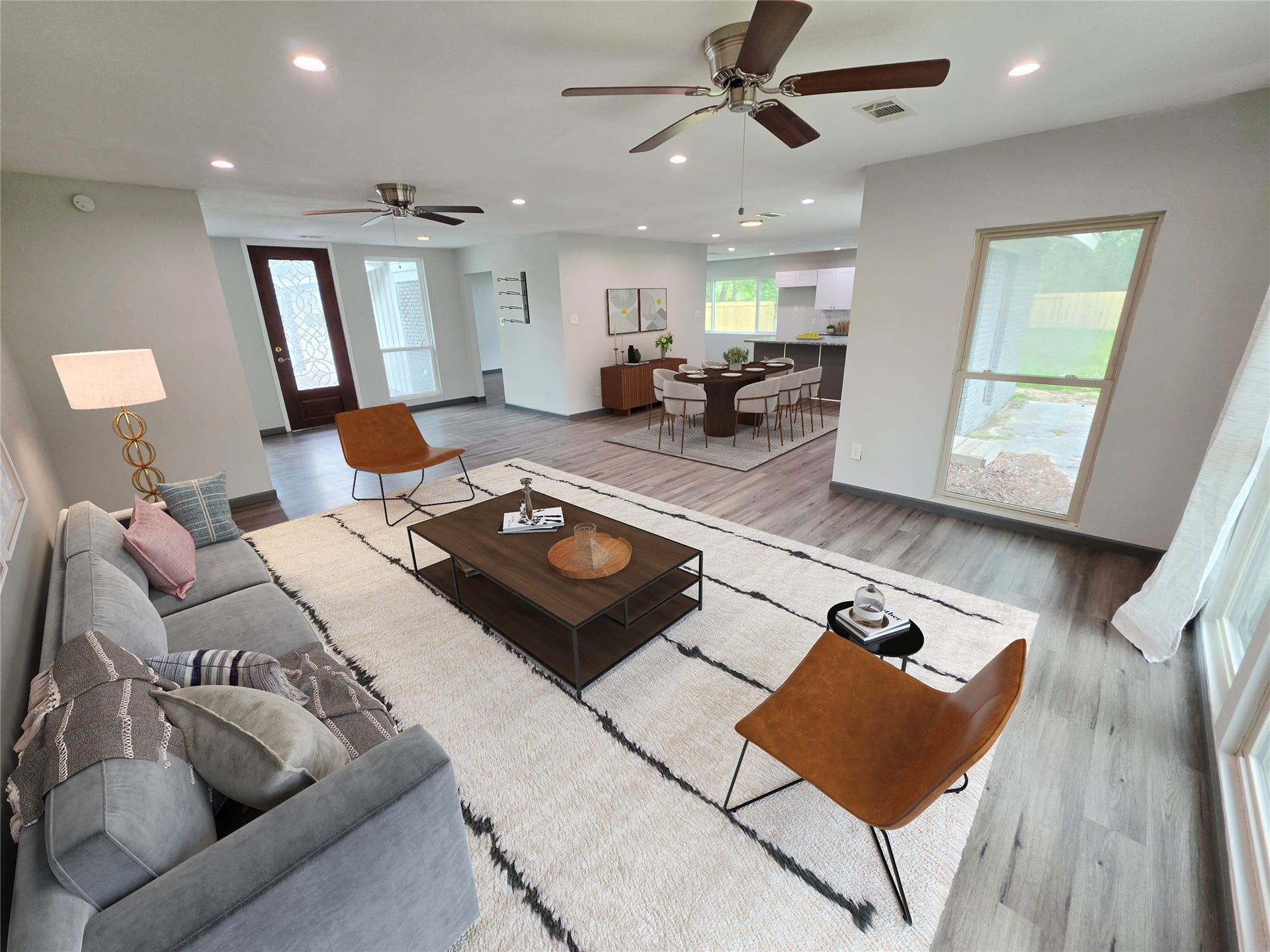 910 Royal Oak Drive, Dickinson, TX 77539 Virtually Staged