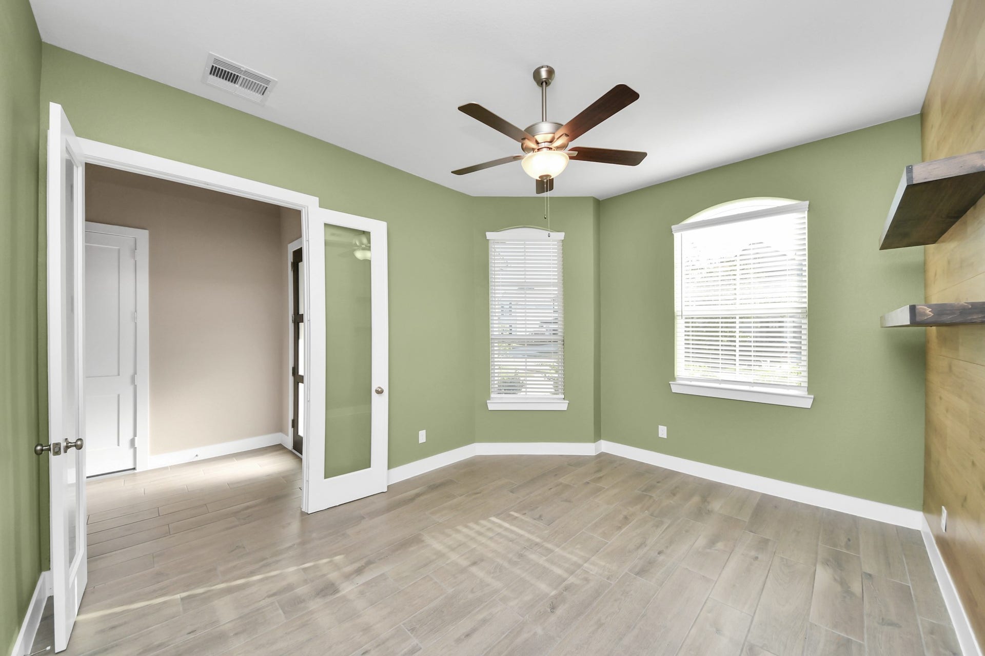 Downstairs office study (can also be converted to a bedroom or used as a multigen bedroom)