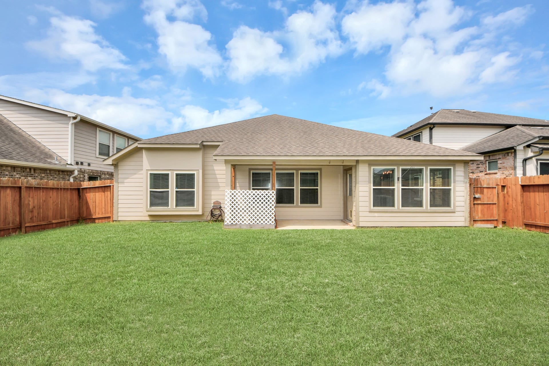 731 Rim Water Drive, Alvin, TX 77511 731 Rim Water Drive, Alvin, TX 77511