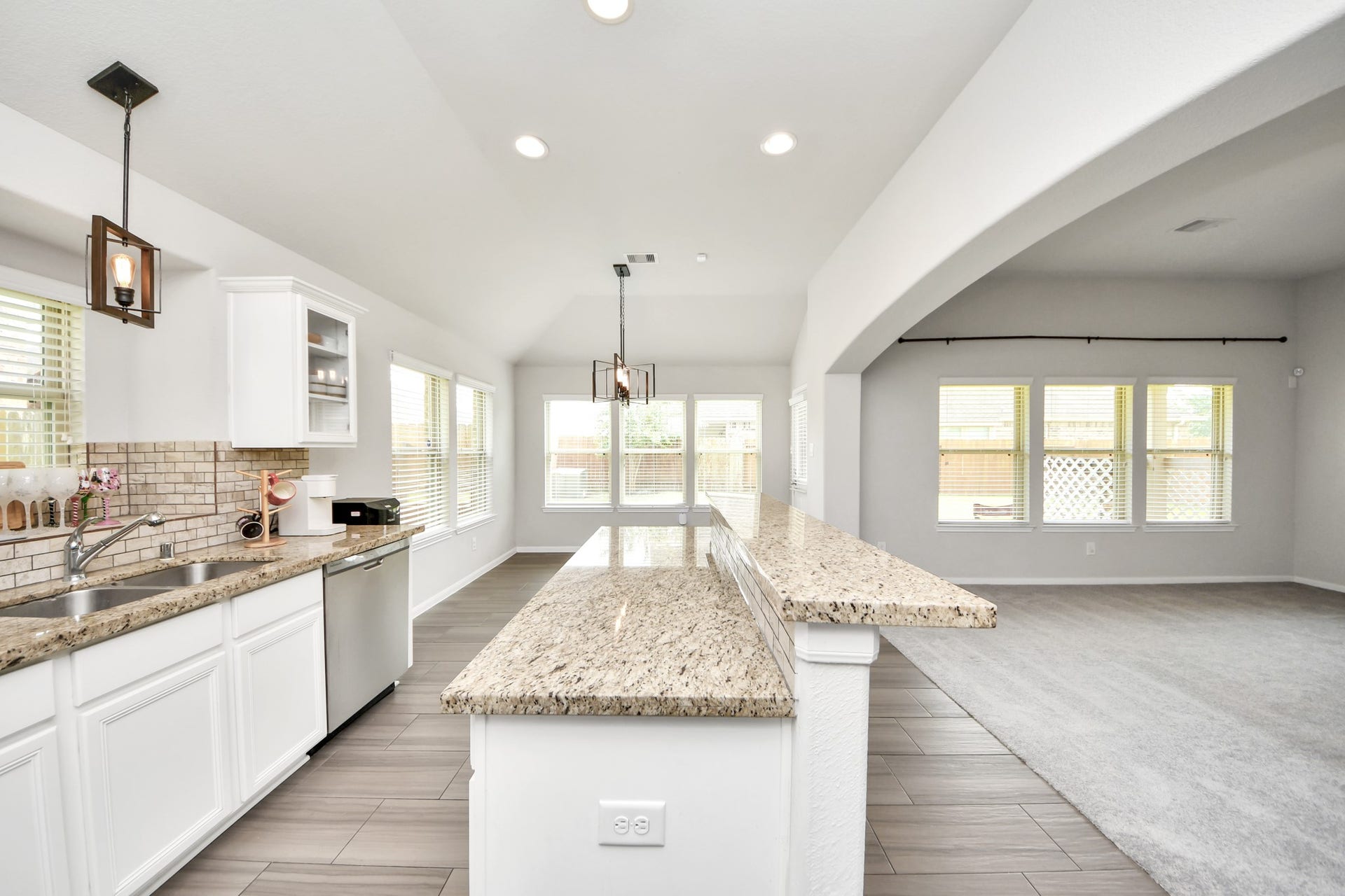 731 Rim Water Drive, Alvin, TX 77511 731 Rim Water Drive, Alvin, TX 77511