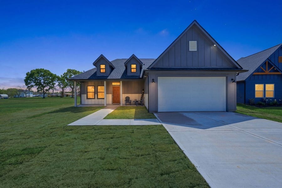 Property photo for 612 Austin Street, West Columbia, TX