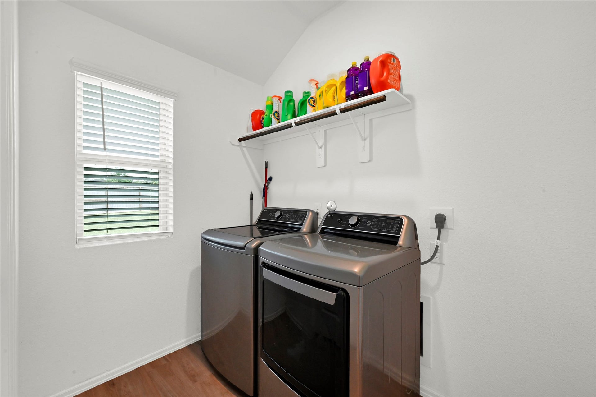 4802 Penton Meadow Lane, Rosharon, TX 77583 4802 Penton Meadow Lane, Rosharon, TX 77583